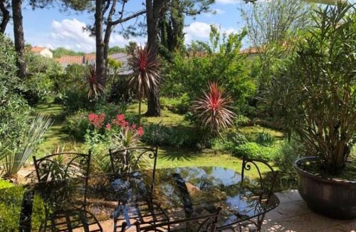 Saint-Georges-d'Oleron Villa | L'enclos Des Lys, Villa Raffinée Proche de la Mer, Linge Inclus