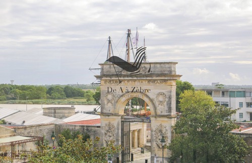 Rochefort Apartment | L'ENTRE 2 ILES - 3-star studio in the center of town.