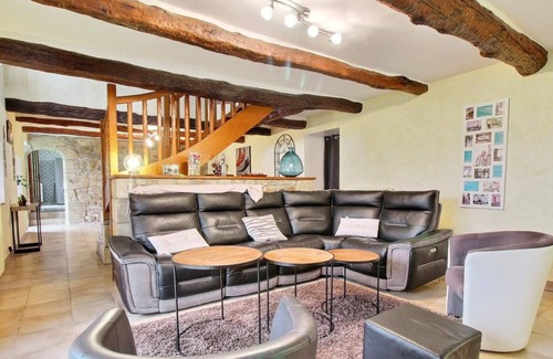 Locoal-Mendon House | L'entre Deux - Locoal Mendon