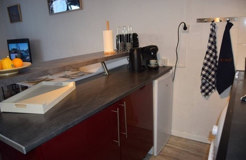 Fos-sur-Mer Apartment | L' Escale, appartement climatisé à 50 mètres de la plage avec WIFI et Box Tv