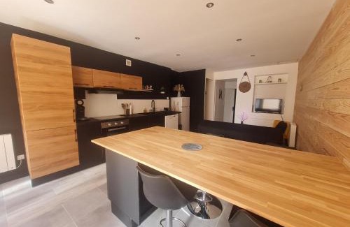 Charlieu Apartment | L'escale Charliendine