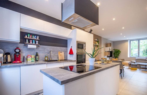 Dieulouard House | L'escapade Passionnée-balnéo-clim-maison Moderne