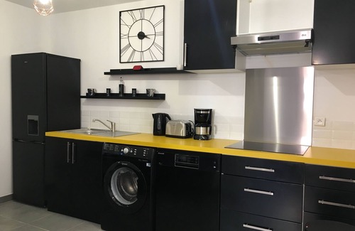 Martigues Apartment | L'Estaque - 15-minute walk from Plage du Verdon