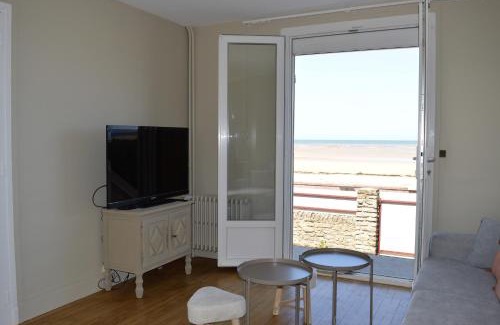 Courseulles-sur-Mer House | L'Estran - maison sur la digue avec vue mer