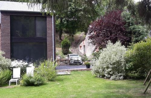 Beauraing House | L'Etable de Joseph- calme et rivière