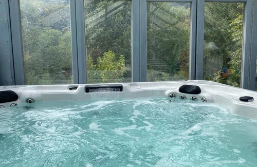 Entremont-le-Vieux Apartment | L'eterlou superb apartment swimming pool sauna jacuzzi