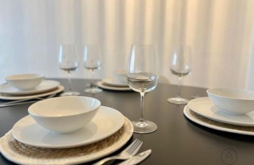 Saint-Laurent Apartment | L'Havre luxueux de la cité Ardente - Central