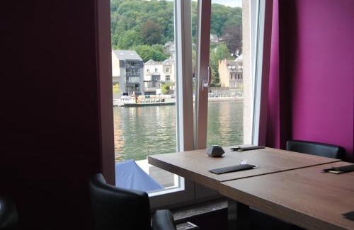 Leffe Bed & Breakfast | L'Inattendu "sur la croisette" Dinant centre