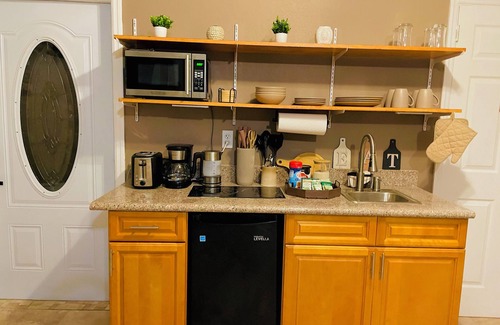 Jimmy Hill Apartment | L&L Cozy Stuido Inn Studio unit Exuma
