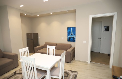 Korce Apartment | L&M Homes Korçë Cozy Apartment with Garden