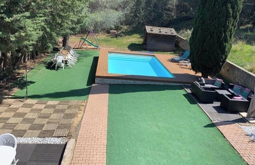 Saint-Mitre-les-Remparts Apartment | L'Olivier : T2 in lower villa