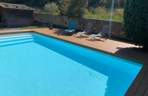 Saint-Mitre-les-Remparts Apartment | L'Olivier : T2 in lower villa