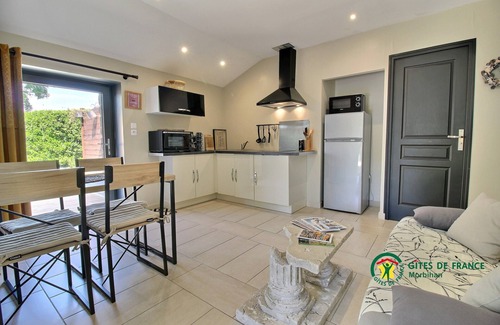 Surzur Apartment | "L'Orée - Private SPA - Quiet location