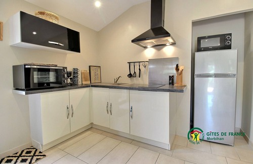 Surzur Apartment | "L'Orée - Private SPA - Quiet location
