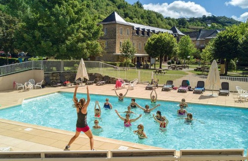 Salles-la-Source Hotel | L'OUSTAL Pont-les-Bains