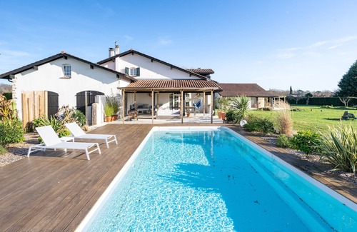 Saint-Etienne-d'Orthe House | L'Oustaou - Maison pour 15 avec piscine