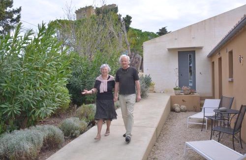 Fontvieille Bed & Breakfast | L' Oustau Blanc B&B
