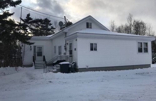 Sinclair House | L & R Lakeside Rentals- Sled/ATV & Great Fishing all on Beautiful Long Lake