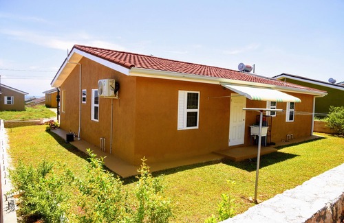 Falmouth House | L&V's Paradise Vacation Home with pool & gym 2