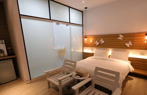 West Central District House | L101 Classic Double room in Tainan