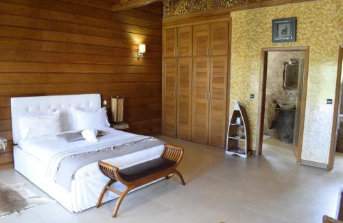 Komo-Mondah Hotel | La Baie des Tortues Luth