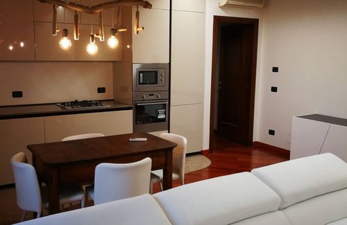 Pagnano Apartment | La Barchessa Suite of Villa Volpi with park