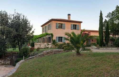 Correns Villa | La Bastide de Correns - Charming Family Retreat