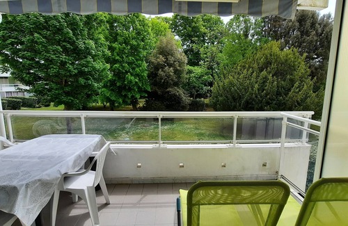 La Baule-Escoublac Apartment | LA BAULE T2bis 400M Benoit beach and the port and shops of Pouliguen
