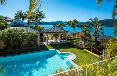 Hamilton Island House | La Bella Waters 1 Wide Reaching Ocean Views And Buggy