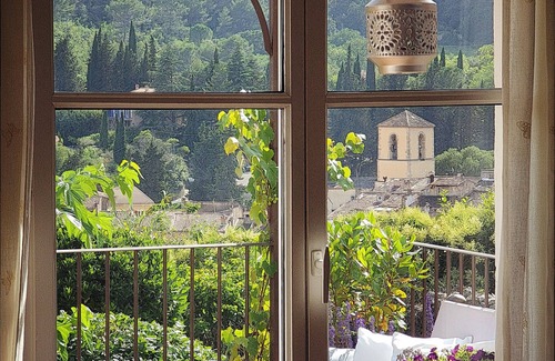 Cotignac Ski Chalet | La Belle Etoile : private garden and terrace with exceptional setting