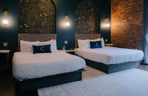 Madison Hotel | La Belle Rivière Suite 202 at The Chandler Hotel