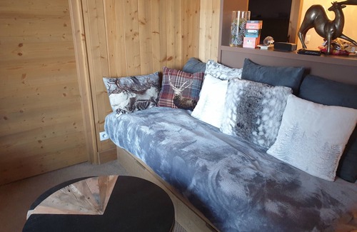 Risoul Apartment | La Bergerie d'Antarès -Superb Apartment located in Residence 4 * Swimming pool-44m2