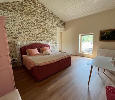 Malataverne Bed & Breakfast | La Bergerie des Amandiers Chambres et Table d'Hôtes