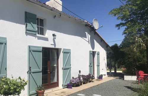 La Chapelle-Saint-Etienne House | La BlatièreGITES with pool,sauna & gym-games room. Rural setting close to it all