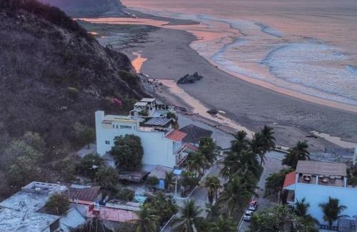 Santa Maria Huatulco House | La Bocana Palm House