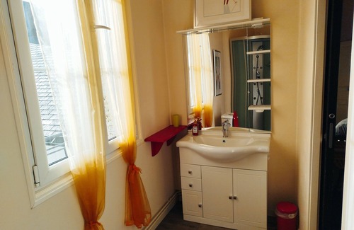 La Bourboule Apartment | ♥ La Bourboule - Spécial Cure - 5mn walk - Sheets Supplied