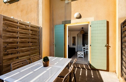 Cabries Apartment | La Cabre d'Or - Duplex climatisé avec piscine partagée