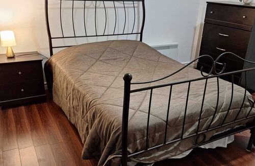 Levis Apartment | La cache de la falaise: charming 3 and a half for rent in Lévis