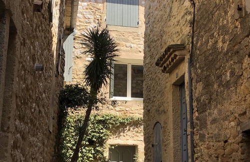 Euzet-les-Bains Apartment | La Calade. Gite in the historic heart of a medieval village.