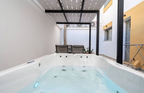 Kos House | La Casa Beachside with Jacuzzi