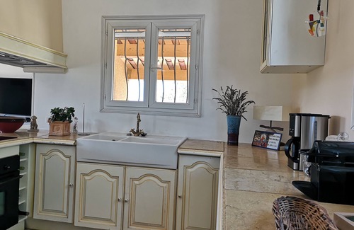 Ongles House | La Casa, Charming little house of Provence