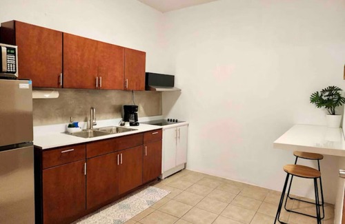 Eleanor Roosevelt House | La Casa de Ada Near Airport & Beaches Charming 3-bedroom house with AC andWiFi