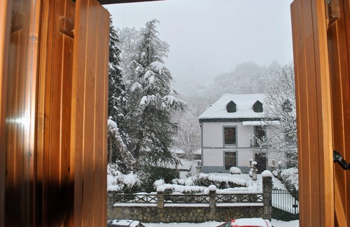 Escarrilla Apartment | La Casa de la Montaña de Escarrilla, Tu Hogar en el Valle de Tena