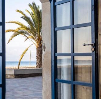 Calafell Apartment | La casa de las barcas Suite a pie de playa