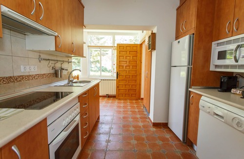 La Cabrera Ski Chalet | La Casa Pico de la Miel Incluye Piscina Privada de Agua Salada de 8 x 4 con Espectaculares Vistas