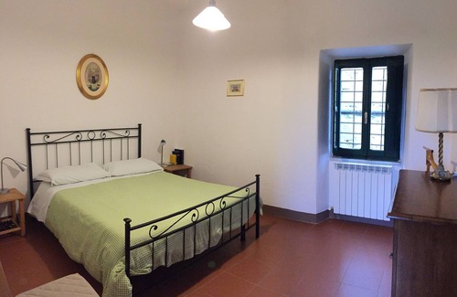 Filattiera Villa | La Casatorre di Ponticello. Casale di campagna con ampio giardino e piscina