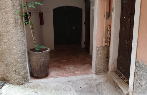 Pugliola House | "LA CASETTA DELLA RINA" Temporary failure of the Internet in a non-functioning house
