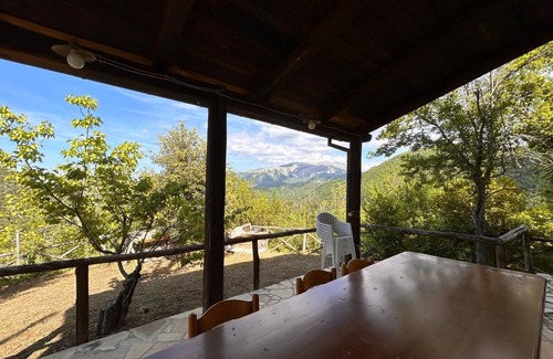 Ascoli Piceno House | La Casetta nel Bosco Delightful house nestled in the green hills of the Marche region