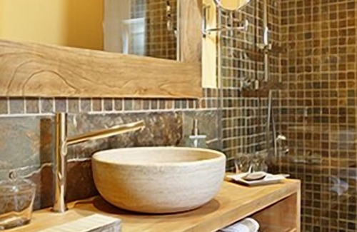 Villabajo Hotel | La Casona del Viajante - Adults Only