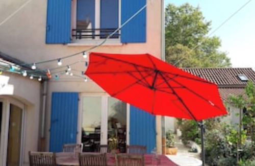 3rd Arrondissement House | "La Cerisaie" a country house in the city